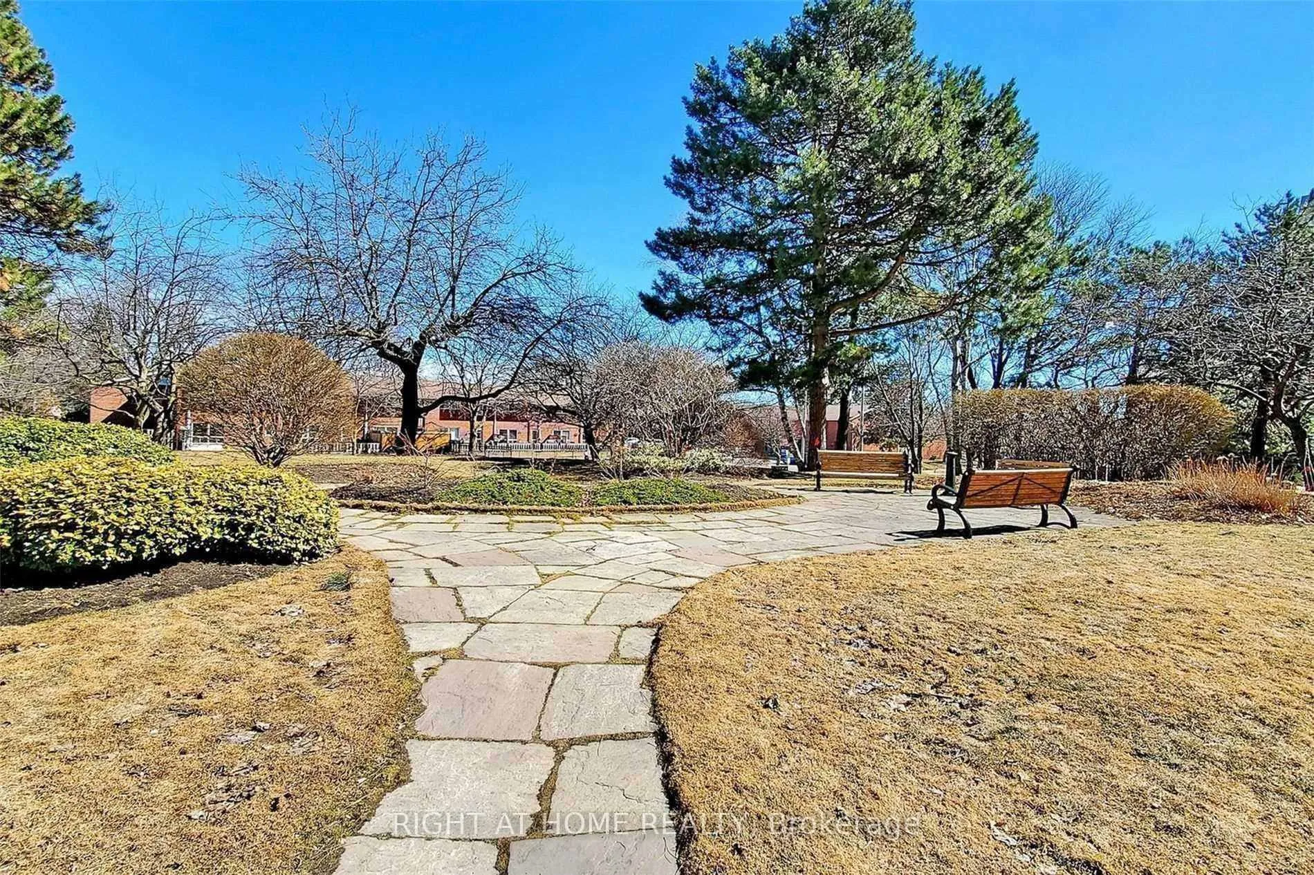 Photo 35 of Unit 710, 80 Inverlochy Boulevard, Markham, Royal Orchard — HOMEH