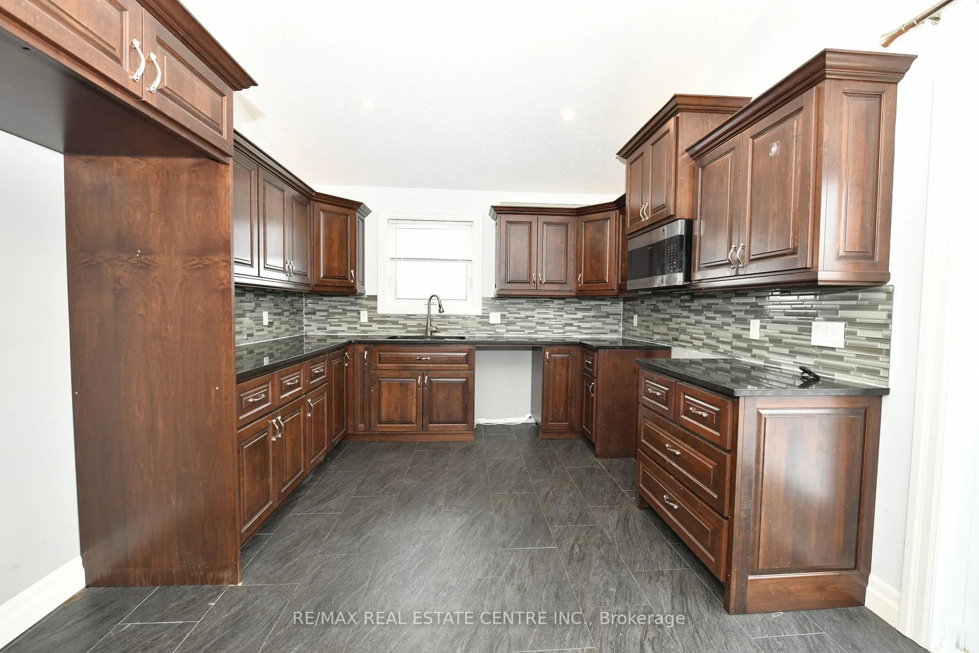 Photo 5 of 13 Forbes Crescent, North Perth, Listowel — HOMEH