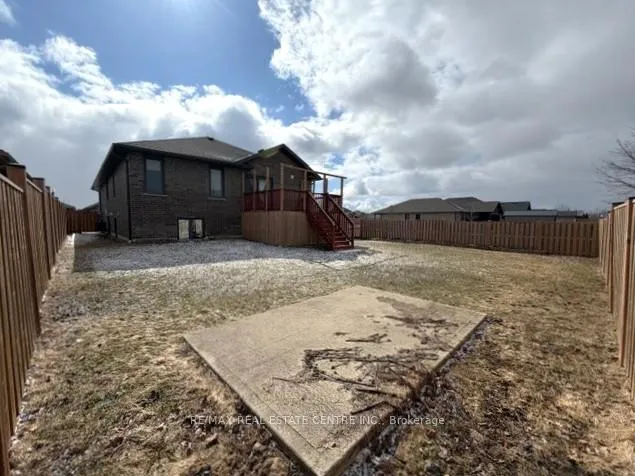 Photo 16 of 13 Forbes Crescent, North Perth, Listowel — HOMEH