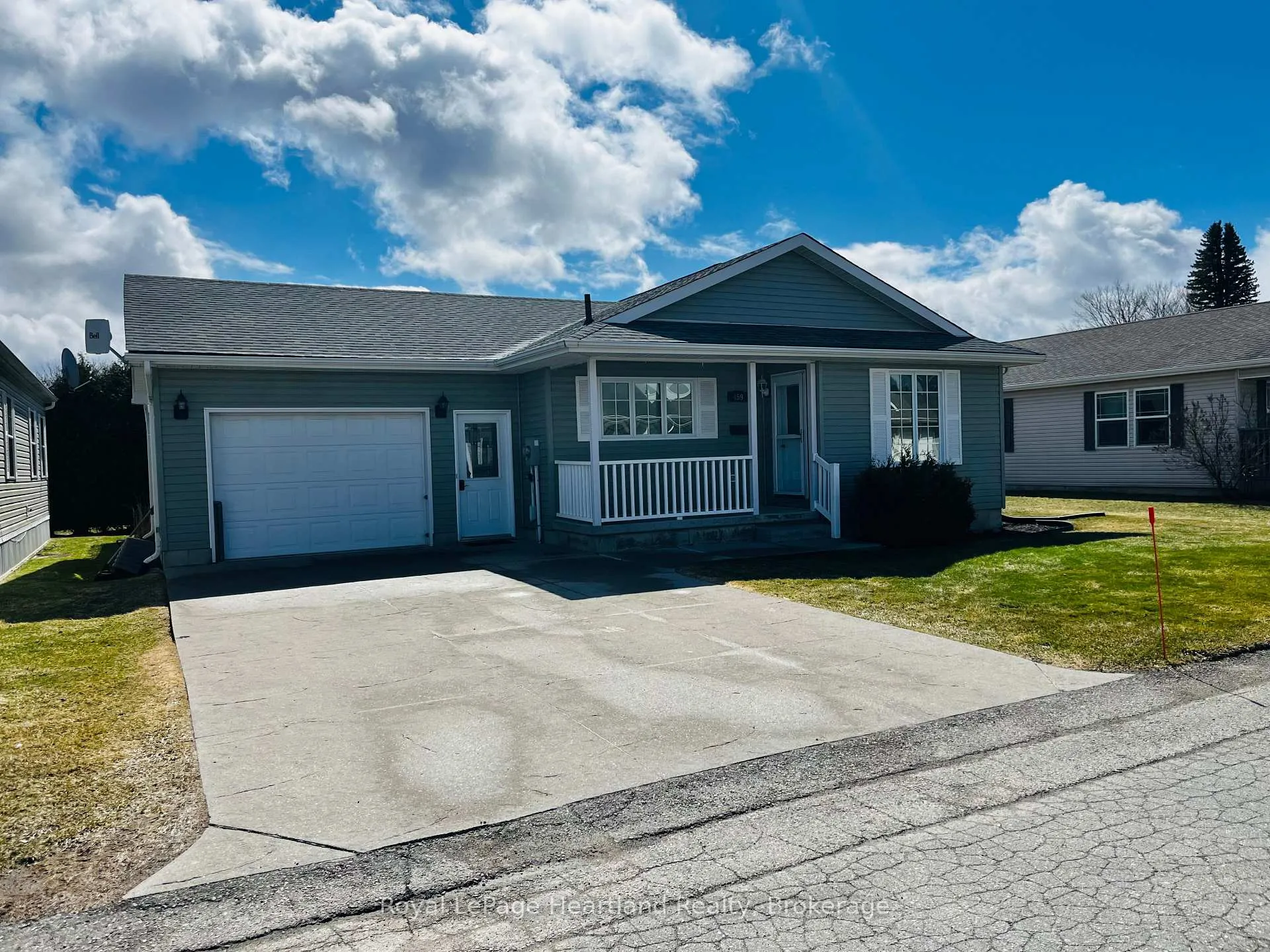 Front of 459 Richard Crescent