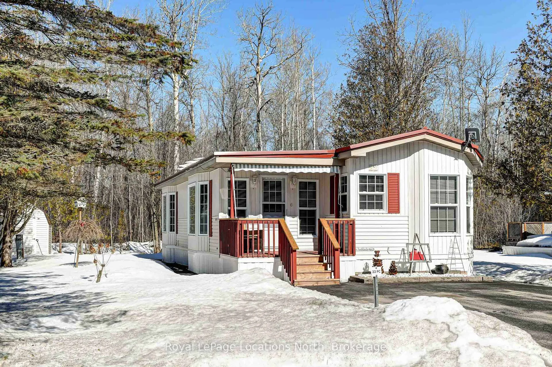 Photo 2 of 22 Prince Charles Avenue, Barrie, Little Lake — HOMEH