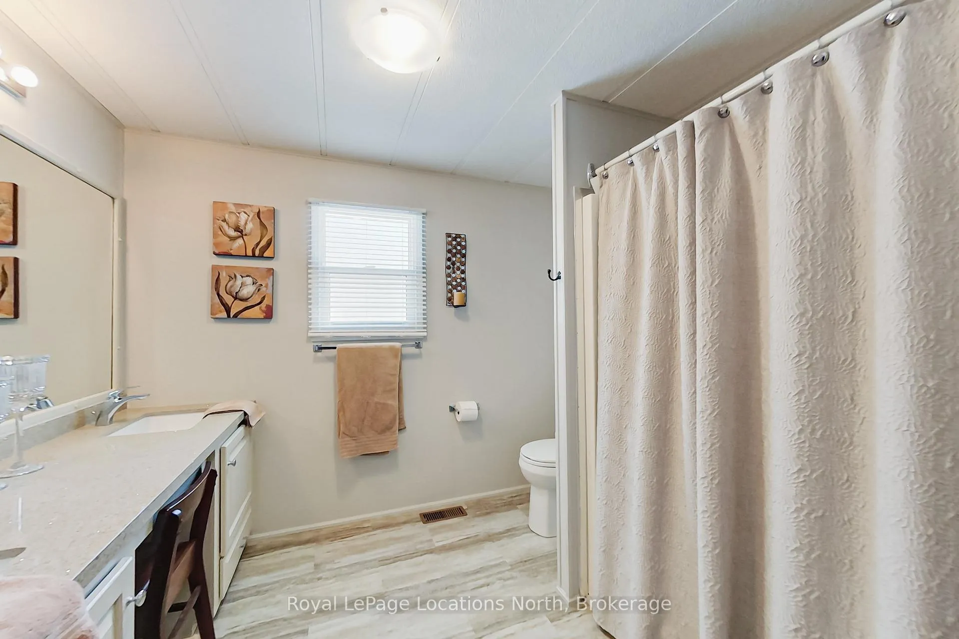 Photo 7 of 22 Prince Charles Avenue, Barrie, Little Lake — HOMEH