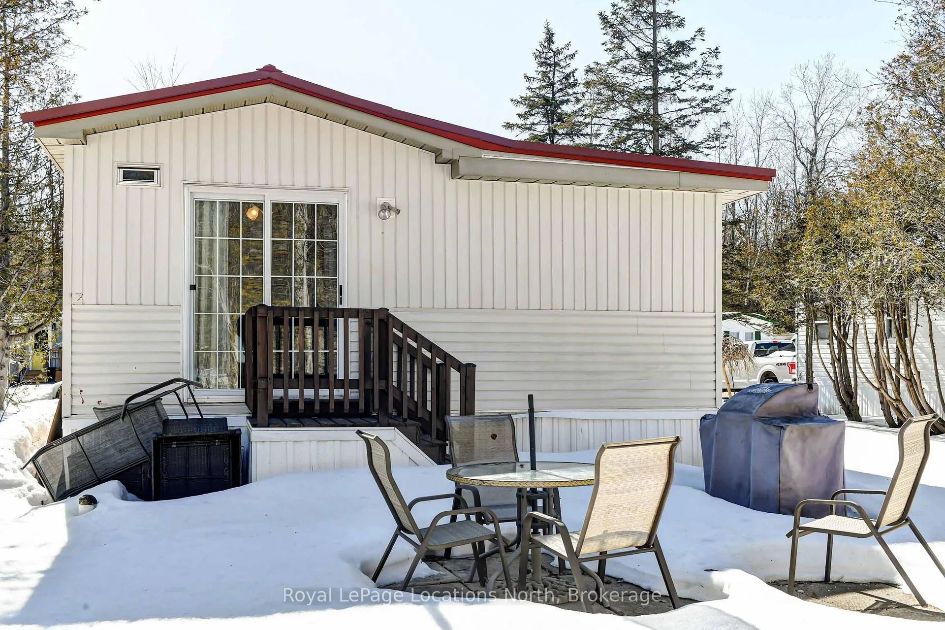 Photo 9 of 22 Prince Charles Avenue, Barrie, Little Lake — HOMEH