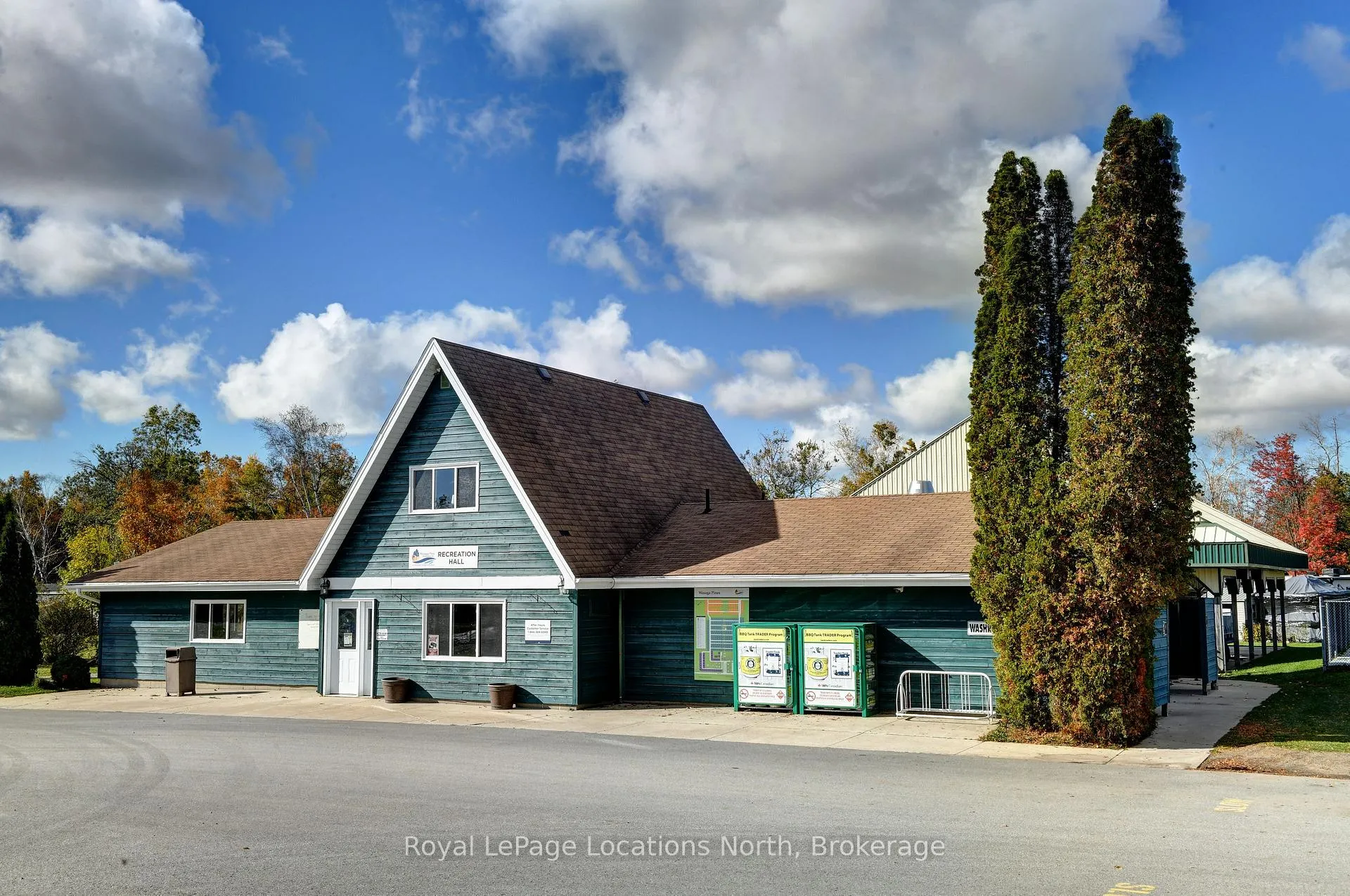 Photo 16 of 22 Prince Charles Avenue, Barrie, Little Lake — HOMEH