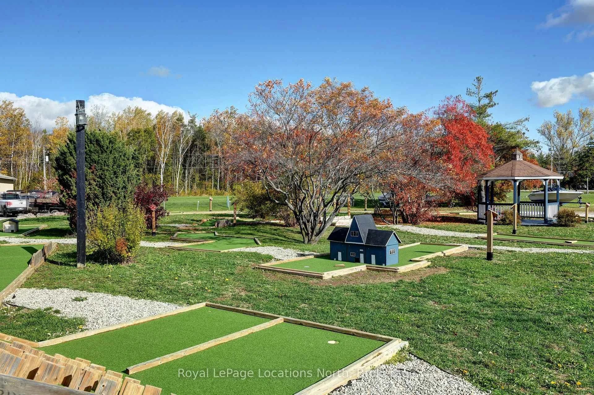 Photo 17 of 22 Prince Charles Avenue, Barrie, Little Lake — HOMEH
