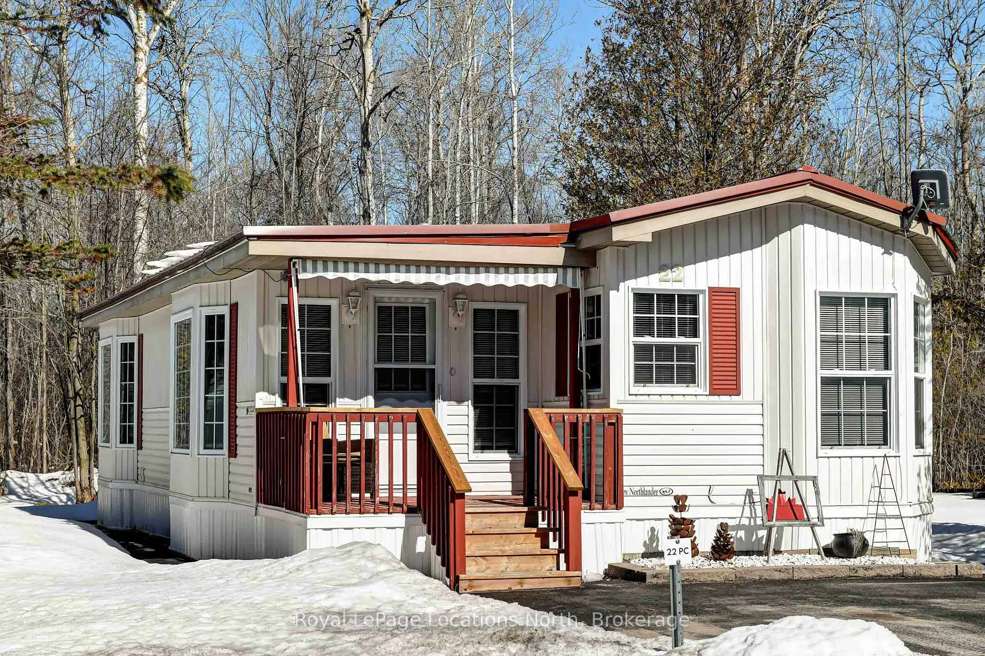 Photo 20 of 22 Prince Charles Avenue, Barrie, Little Lake — HOMEH