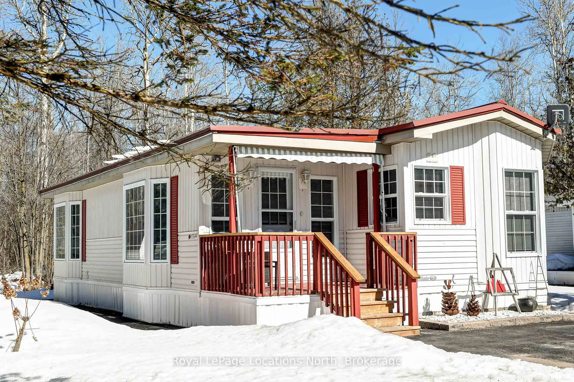 Photo 21 of 22 Prince Charles Avenue, Barrie, Little Lake — HOMEH