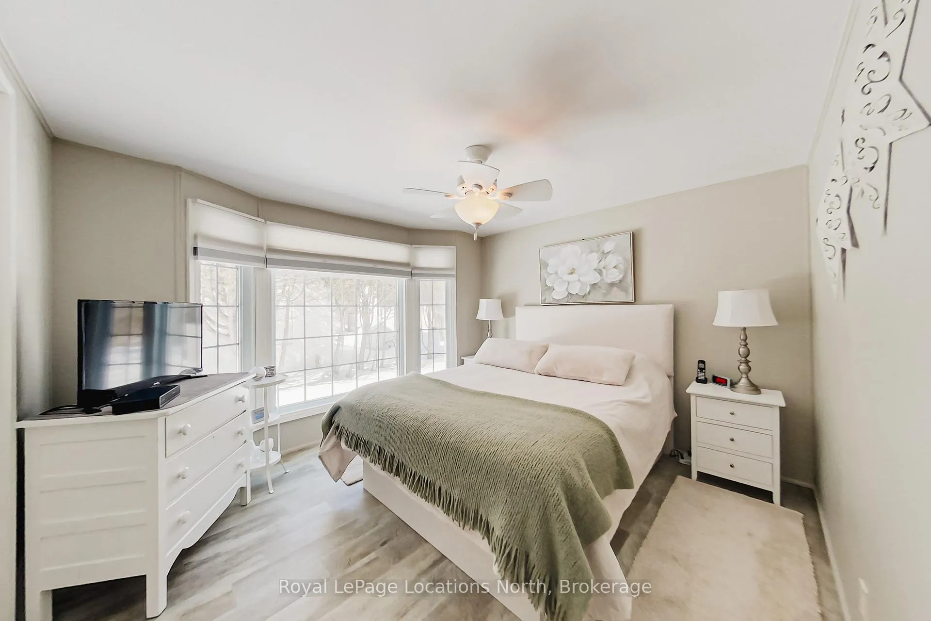 Photo 33 of 22 Prince Charles Avenue, Barrie, Little Lake — HOMEH