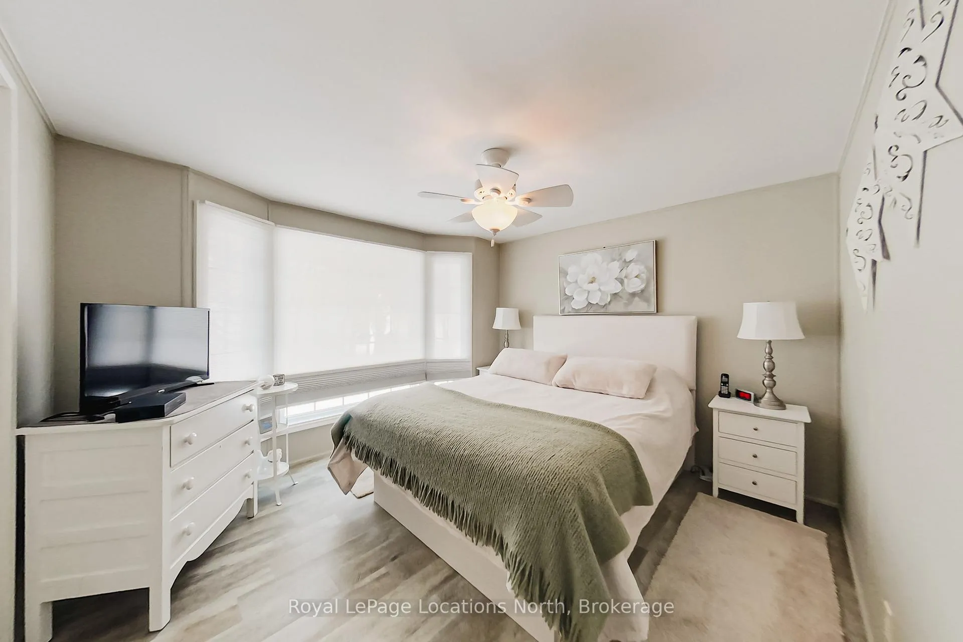 Photo 34 of 22 Prince Charles Avenue, Barrie, Little Lake — HOMEH