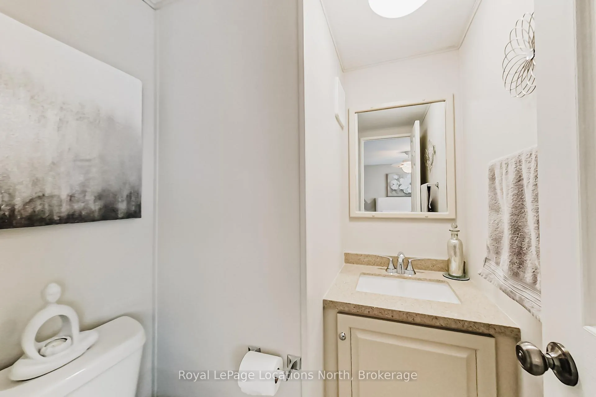 Photo 35 of 22 Prince Charles Avenue, Barrie, Little Lake — HOMEH