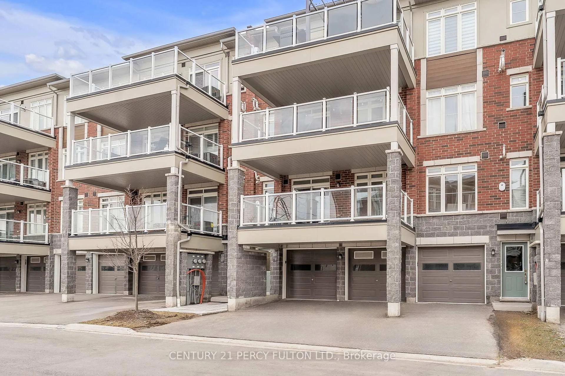 Photo 2 of 2540 William Jackson Drive, Pickering, Duffin Heights — HOMEH