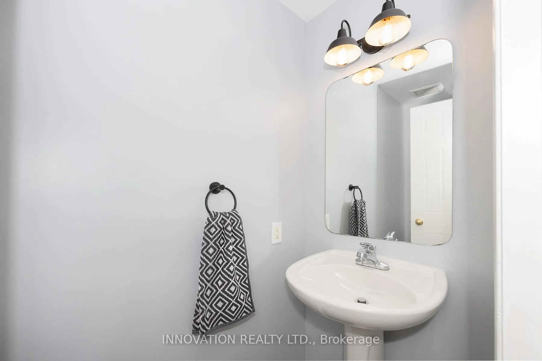 Photo 7 of Unit 106, 335 Hillsboro Private, Ottawa, Kanata - Emerald Meadows/Trailwest — HOMEH