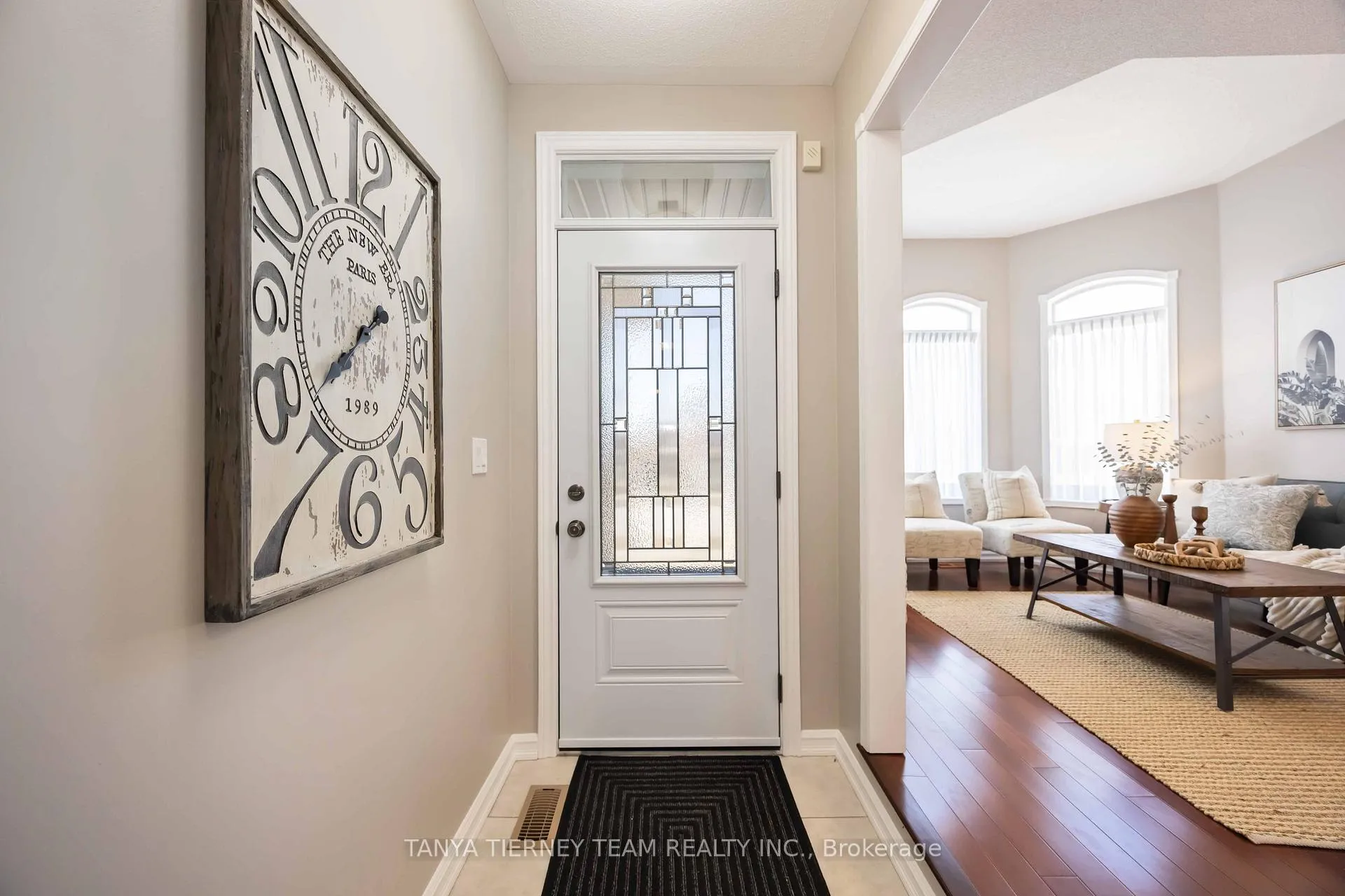 Photo 4 of 25 Wilshire Drive, Whitby, Brooklin — HOMEH