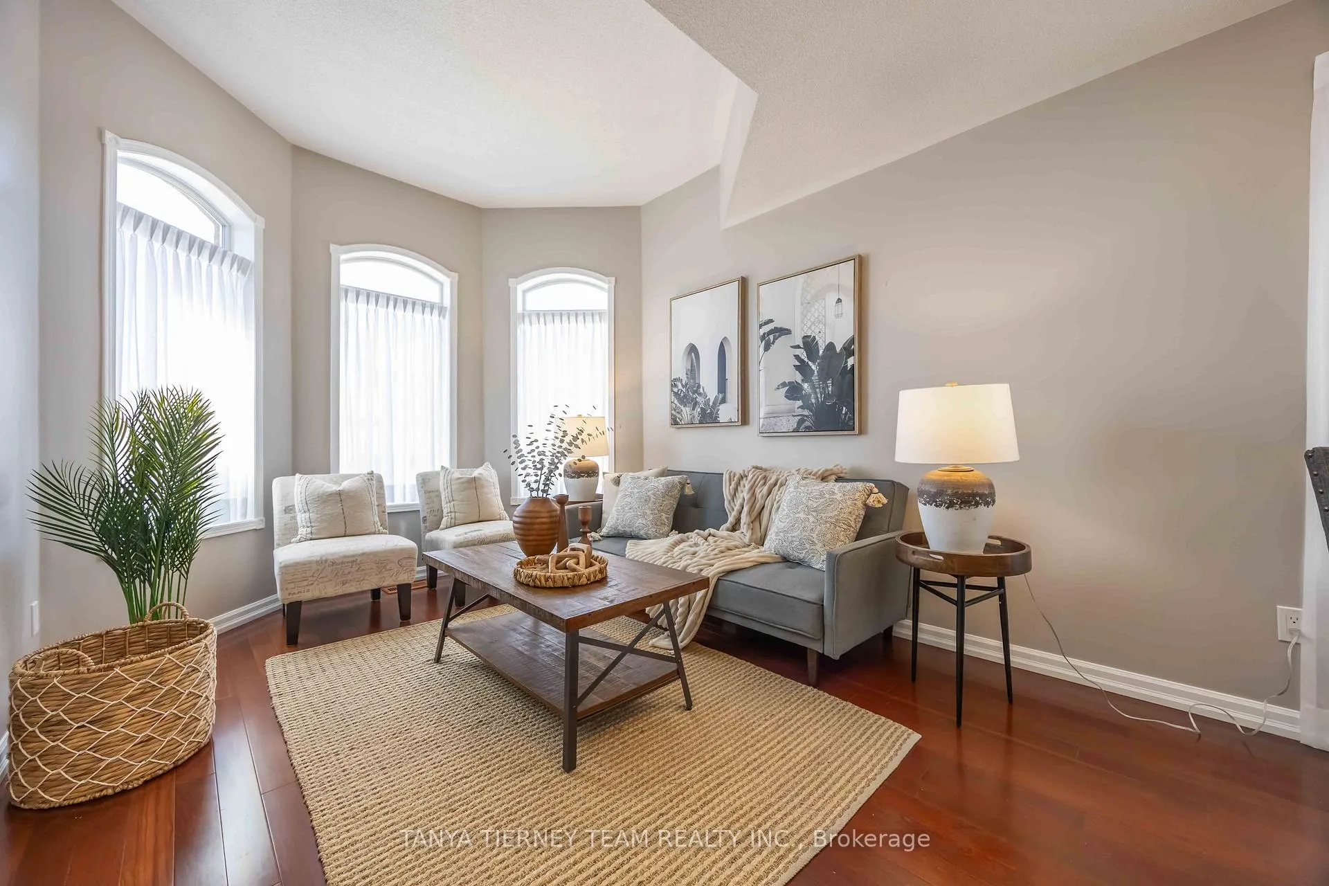 Photo 5 of 25 Wilshire Drive, Whitby, Brooklin — HOMEH