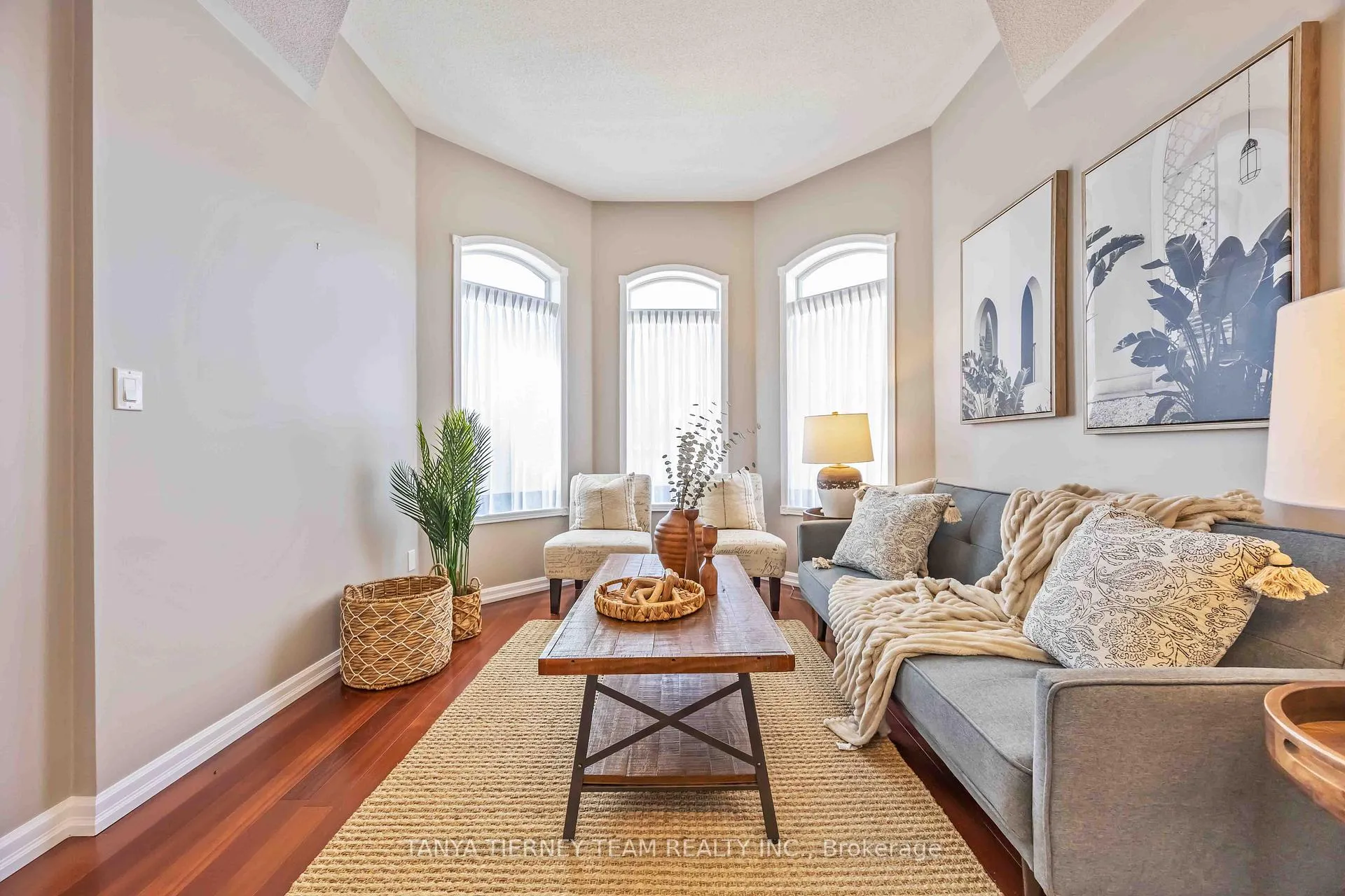 Photo 6 of 25 Wilshire Drive, Whitby, Brooklin — HOMEH