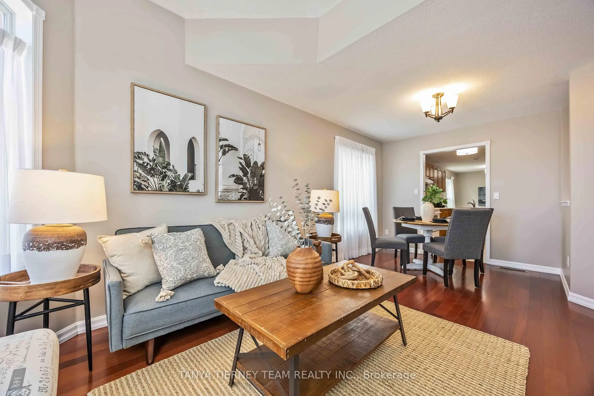 Photo 9 of 25 Wilshire Drive, Whitby, Brooklin — HOMEH