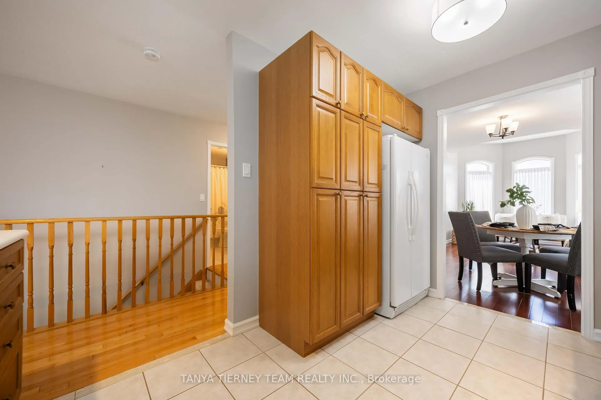 Photo 17 of 25 Wilshire Drive, Whitby, Brooklin — HOMEH