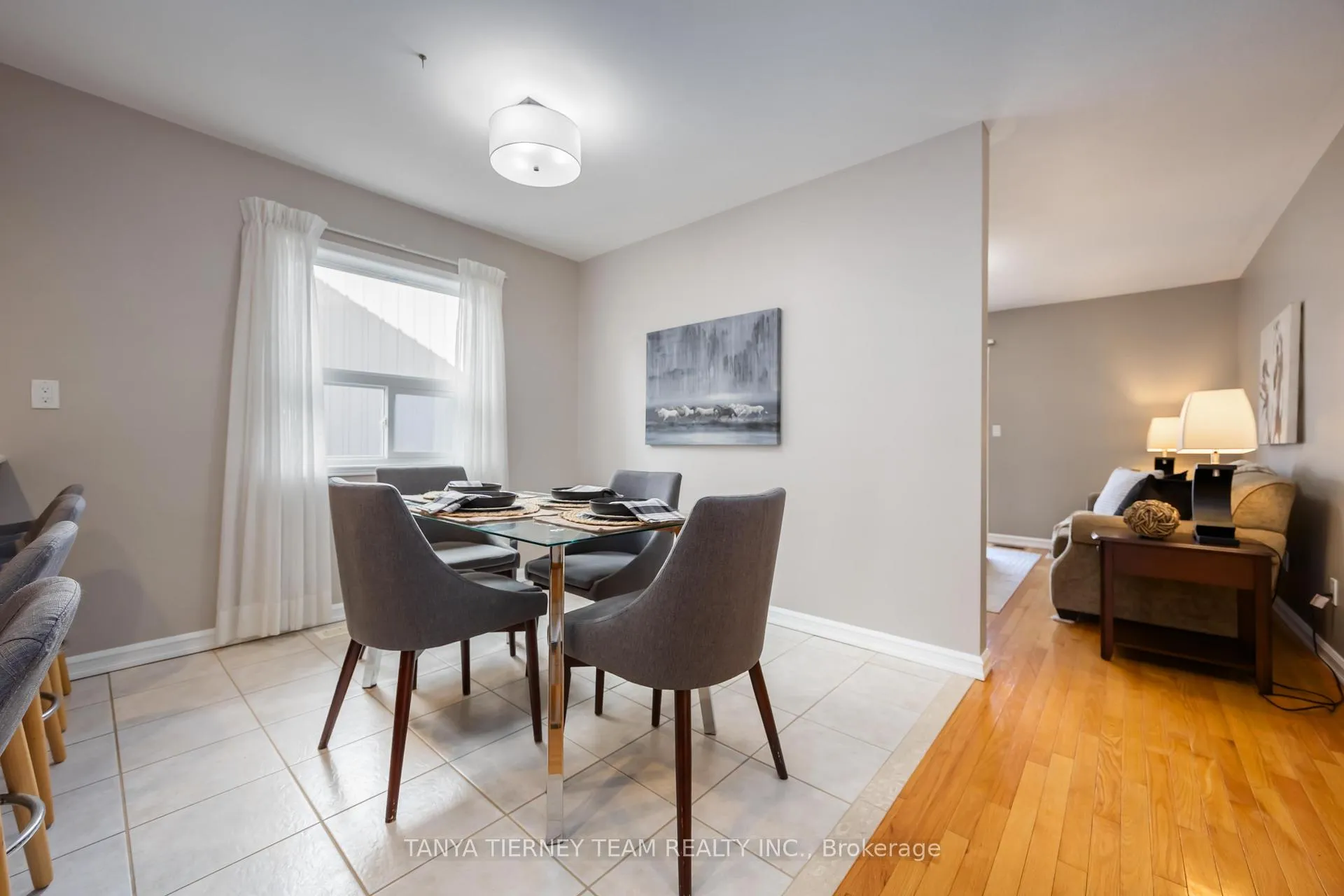 Photo 22 of 25 Wilshire Drive, Whitby, Brooklin — HOMEH