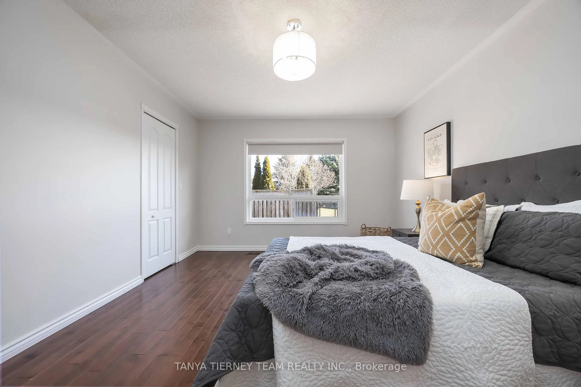 Photo 27 of 25 Wilshire Drive, Whitby, Brooklin — HOMEH