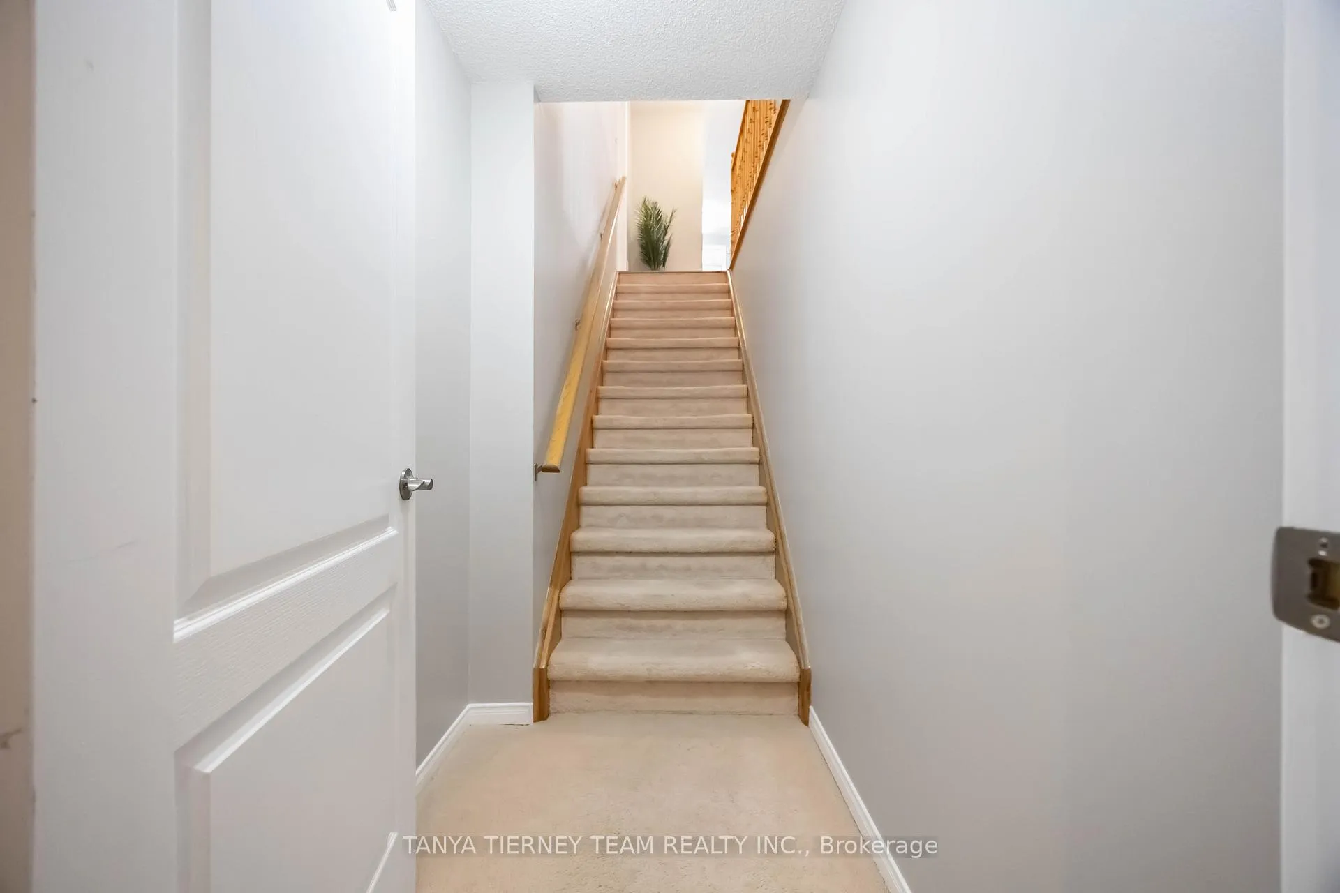 Photo 34 of 25 Wilshire Drive, Whitby, Brooklin — HOMEH