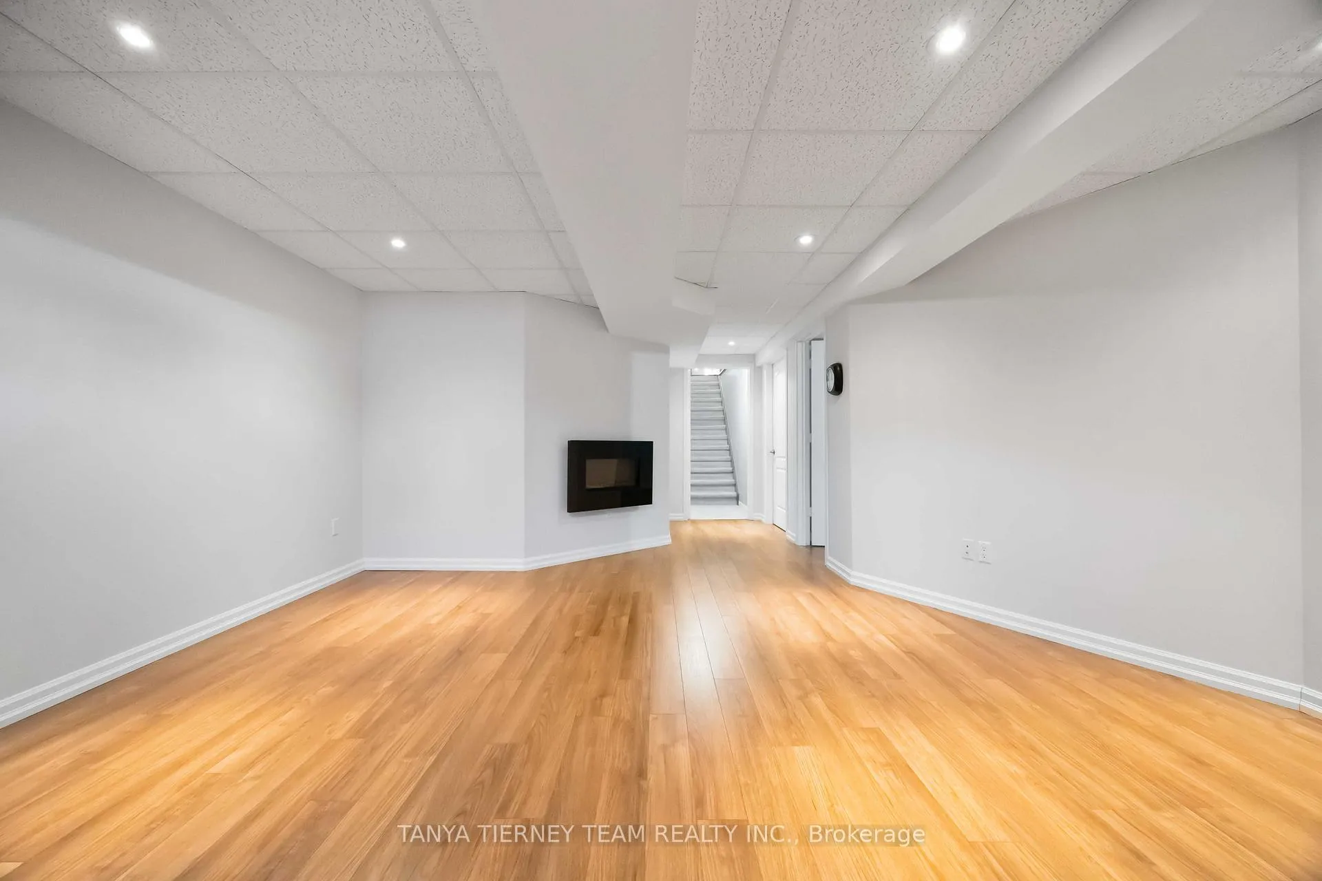 Photo 37 of 25 Wilshire Drive, Whitby, Brooklin — HOMEH