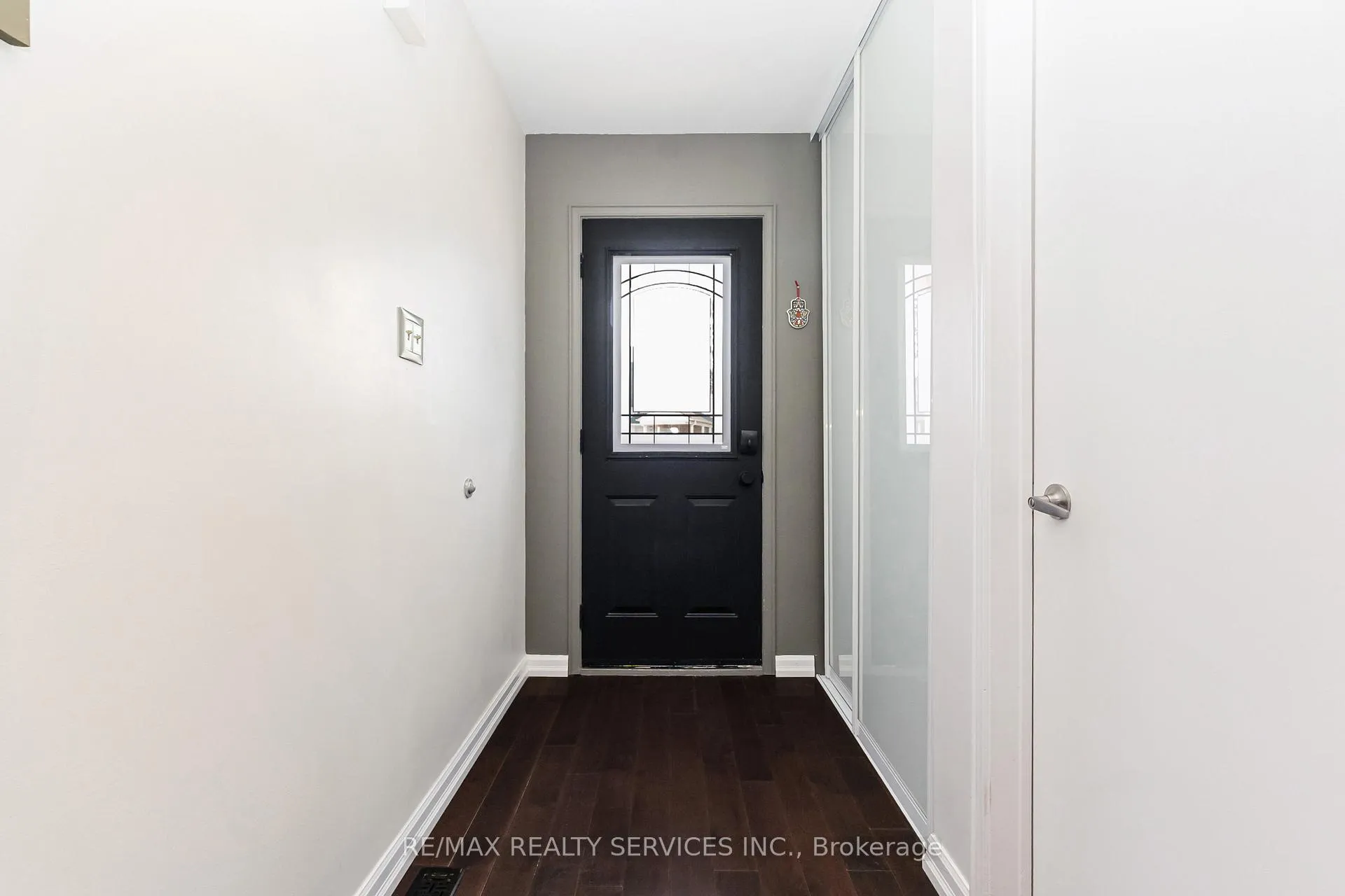 Photo 4 of 4 Scribner Court, Brampton, Heart Lake East — HOMEH