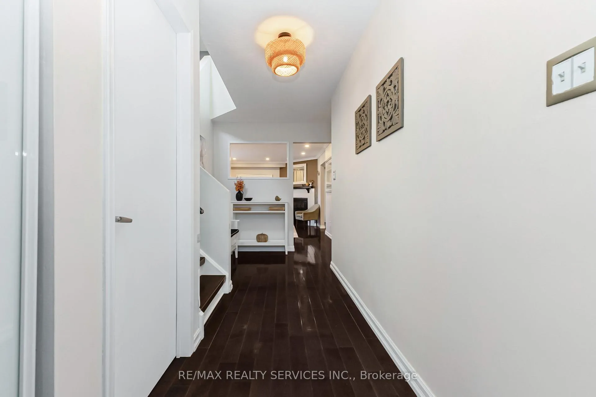 Photo 5 of 4 Scribner Court, Brampton, Heart Lake East — HOMEH
