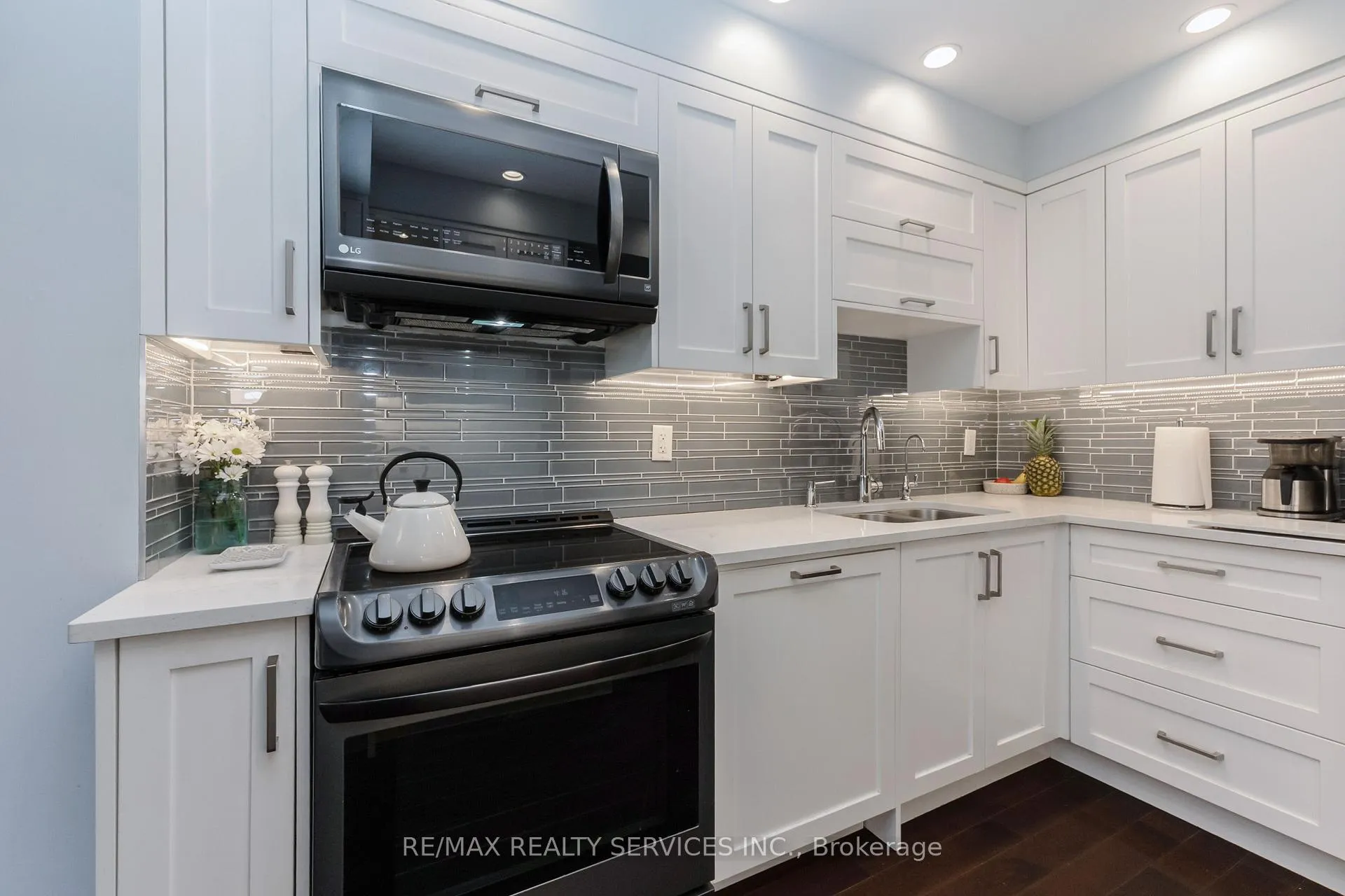 Photo 18 of 4 Scribner Court, Brampton, Heart Lake East — HOMEH