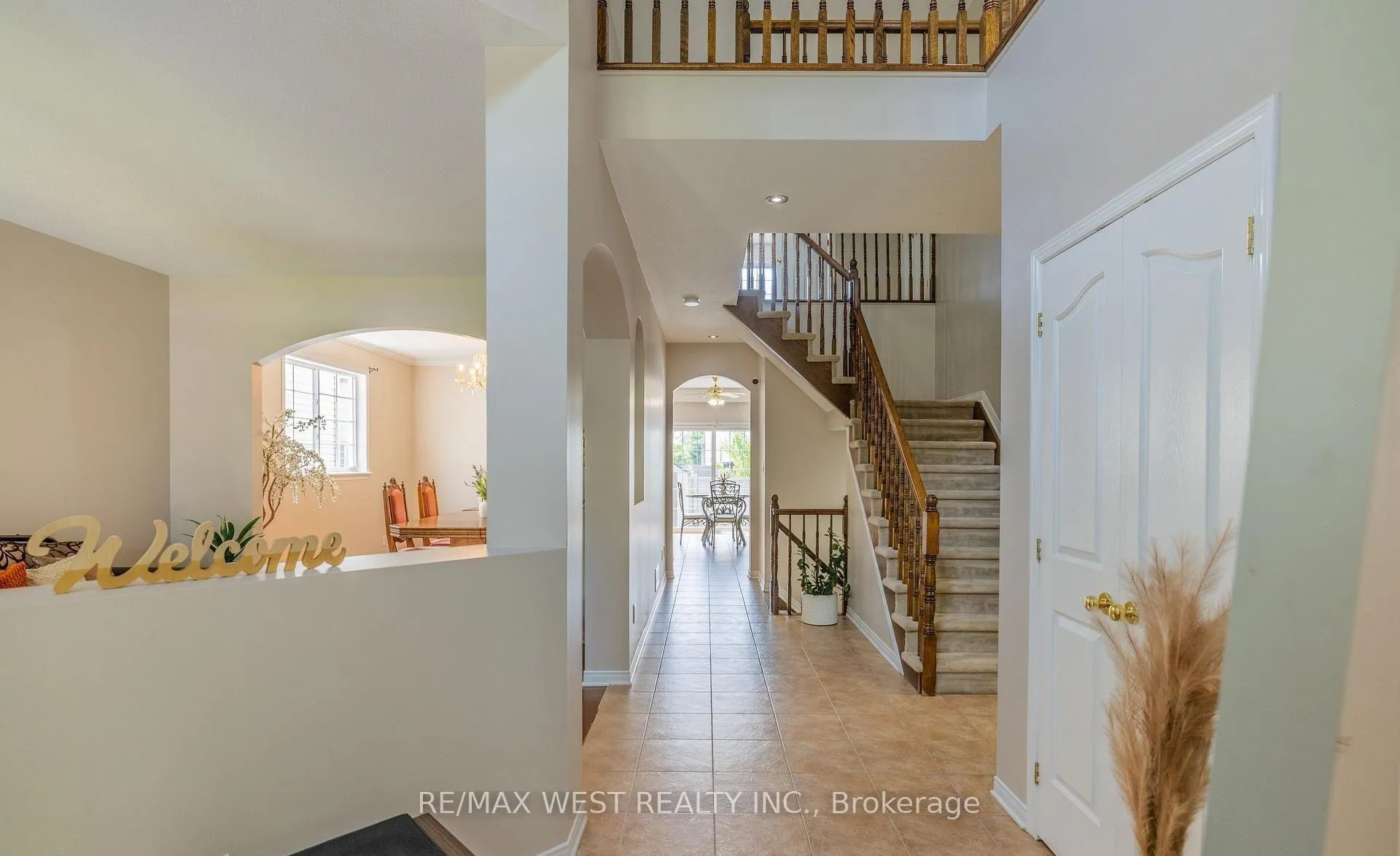 Photo 2 of 214 Castlegarth Crescent, Ottawa, Barrhaven - Stonebridge — HOMEH