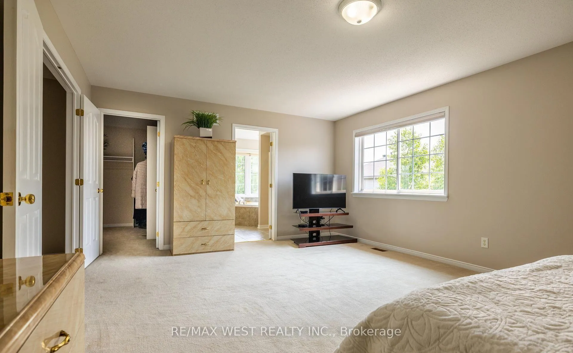 Photo 10 of 214 Castlegarth Crescent, Ottawa, Barrhaven - Stonebridge — HOMEH
