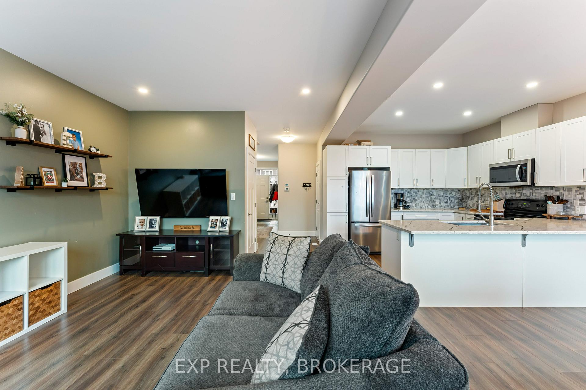 Photo 15 of 107 Hazlett Street, Loyalist, Amherstview — HOMEH