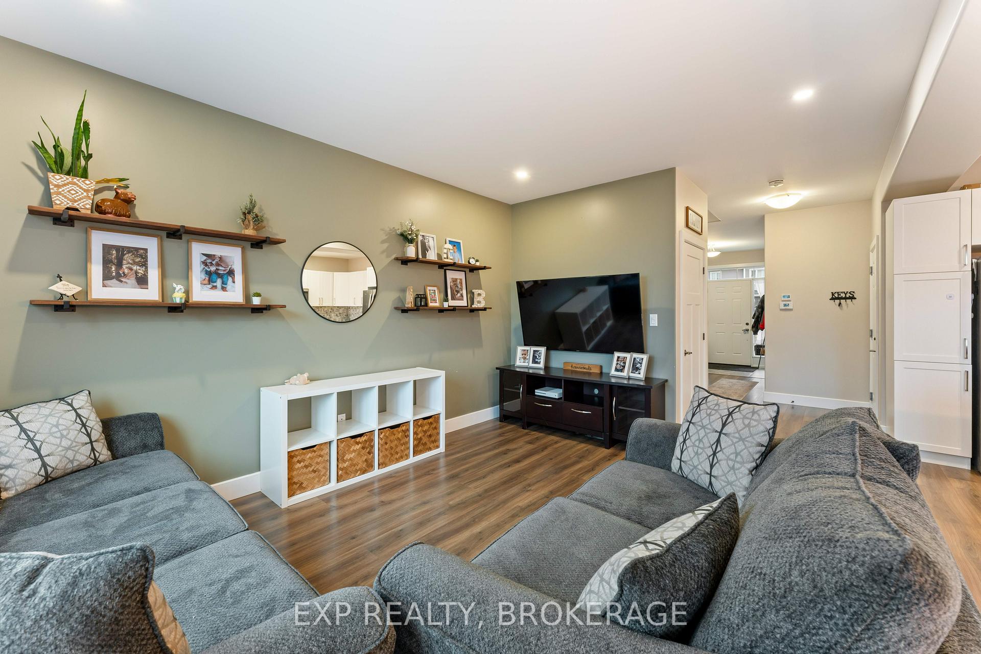 Photo 16 of 107 Hazlett Street, Loyalist, Amherstview — HOMEH