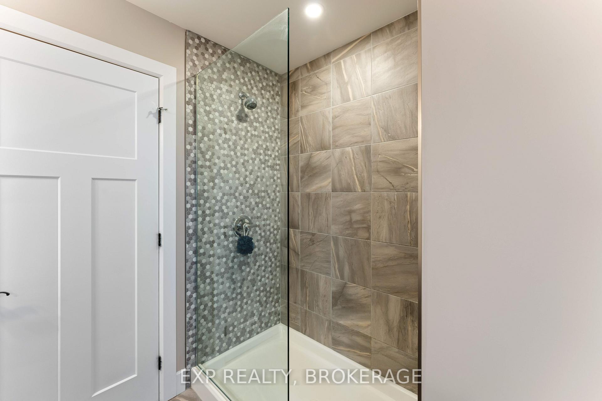 Photo 24 of 107 Hazlett Street, Loyalist, Amherstview — HOMEH