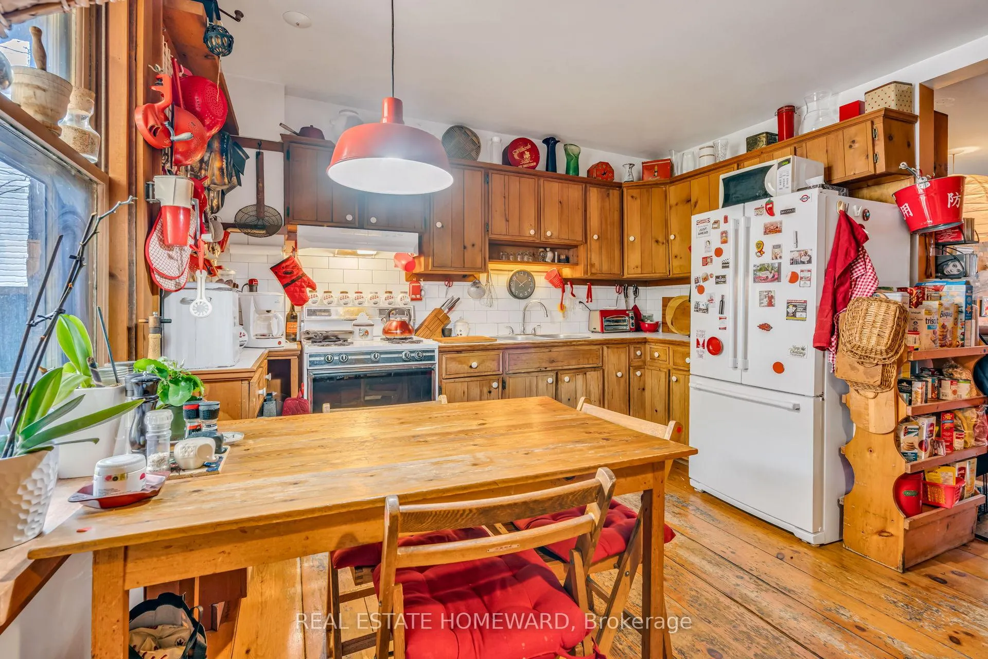Photo 9 of 97 Massey Street, Toronto, Niagara — HOMEH