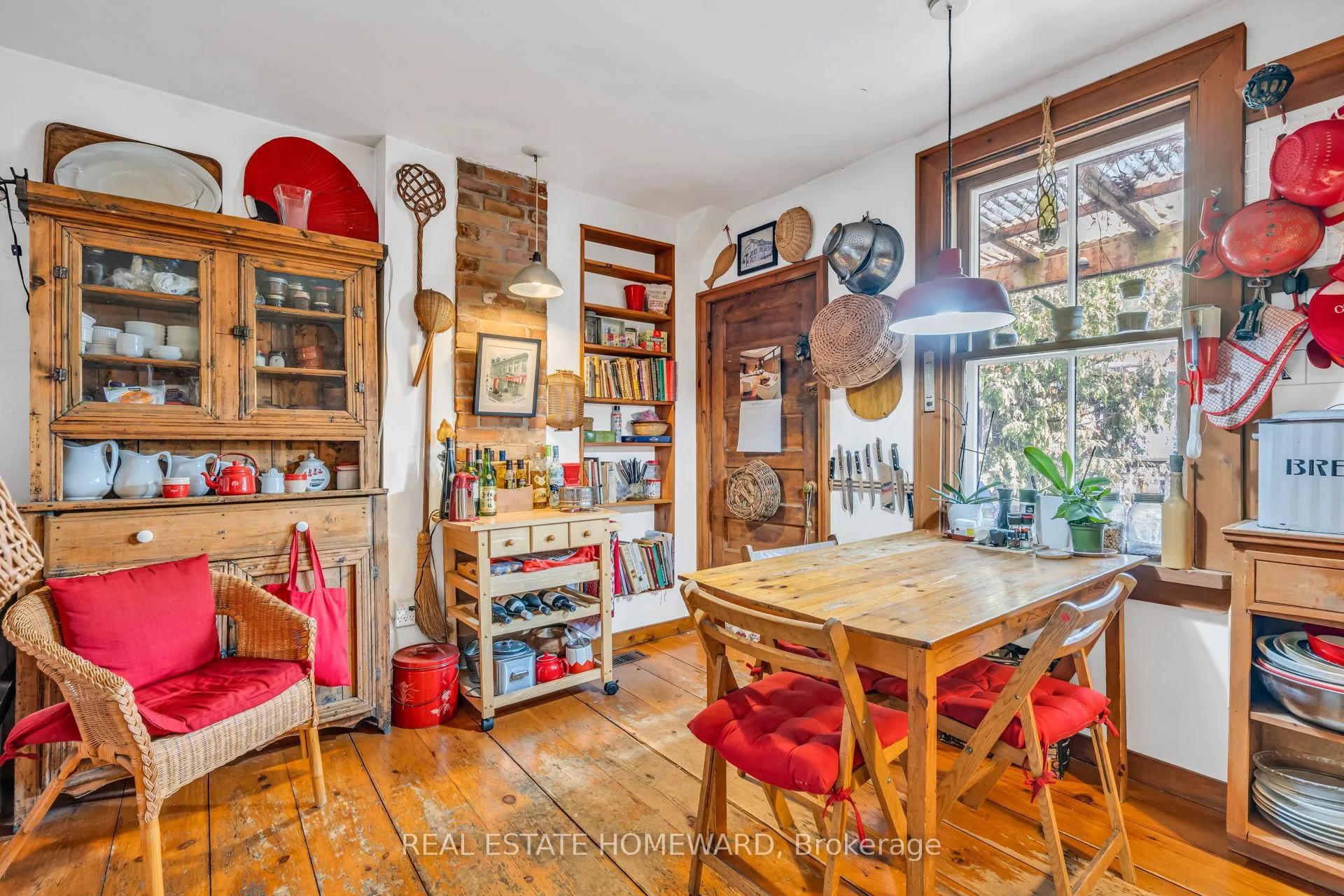 Photo 10 of 97 Massey Street, Toronto, Niagara — HOMEH