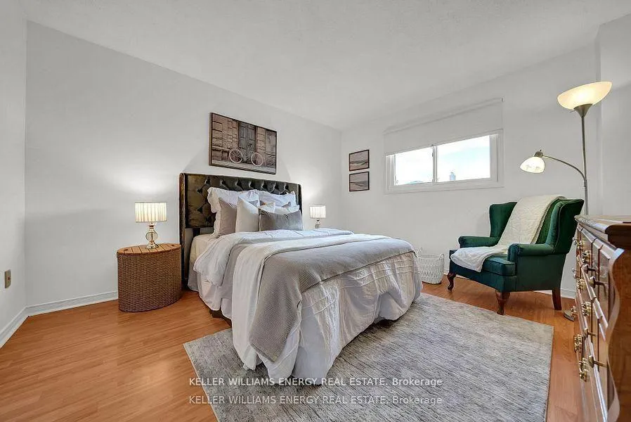 Photo 17 of 280 Thornton Road N, Oshawa, McLaughlin — HOMEH