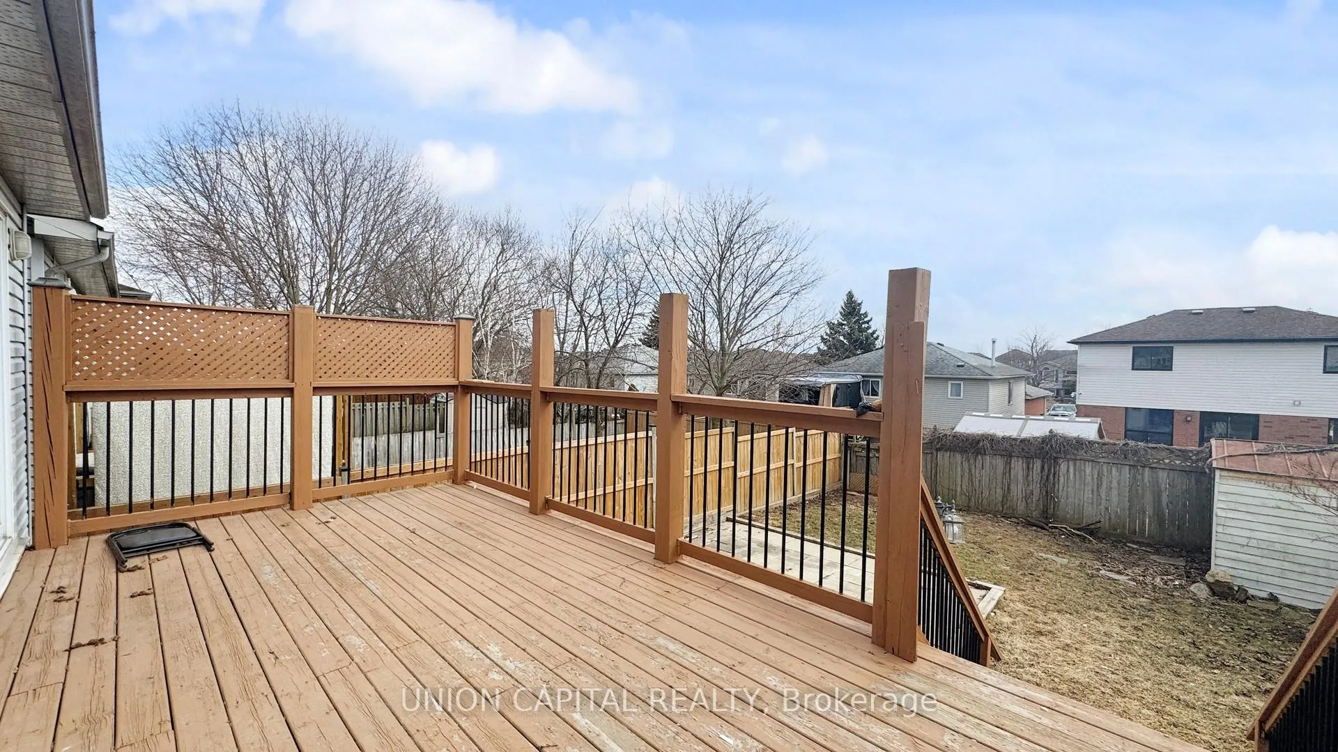 Photo 11 of 9 Fenwick Avenue, Clarington, Bowmanville — HOMEH