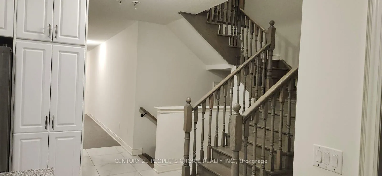 Photo 12 of 30 Cattail Crescent N, Hamilton, Waterdown — HOMEH