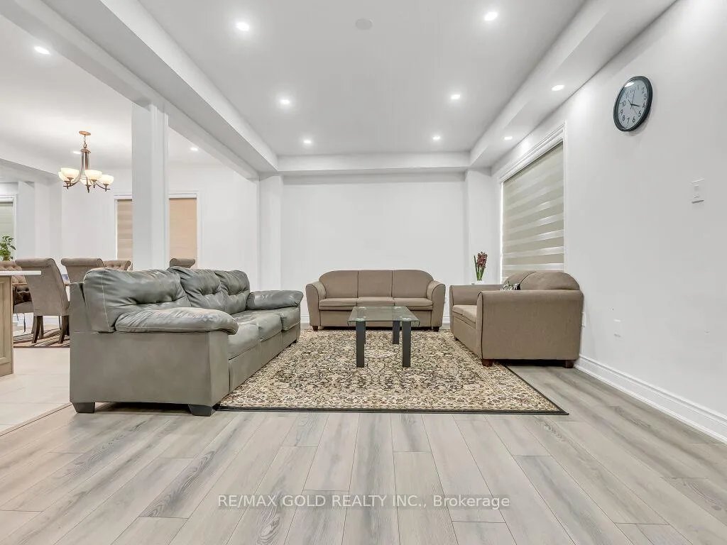 Photo 9 of 63 Bloomfield Crescent, Cambridge — HOMEH