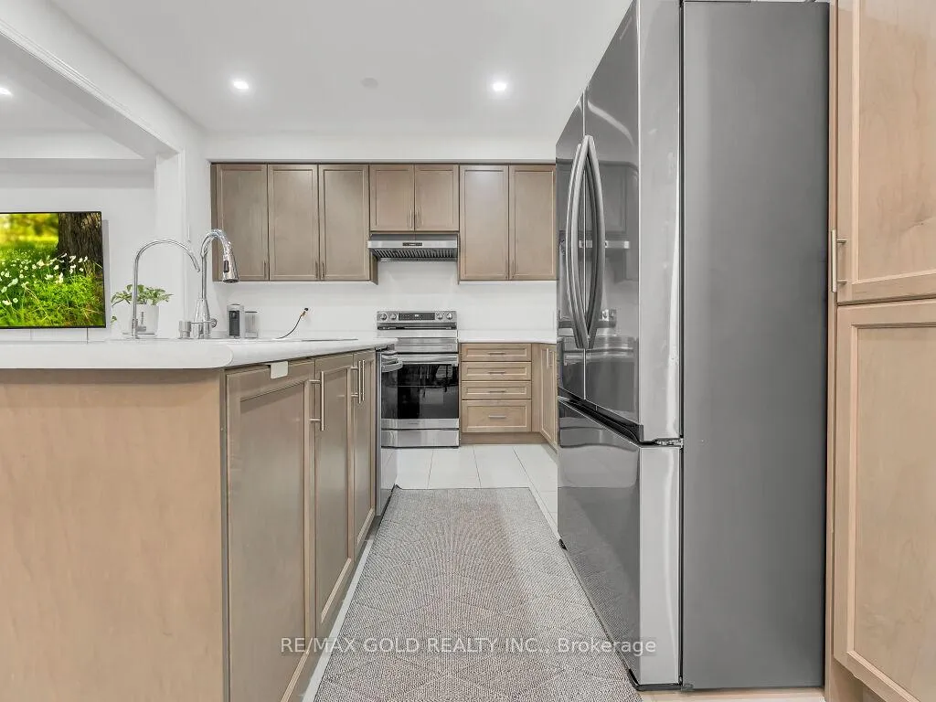 Photo 12 of 63 Bloomfield Crescent, Cambridge — HOMEH