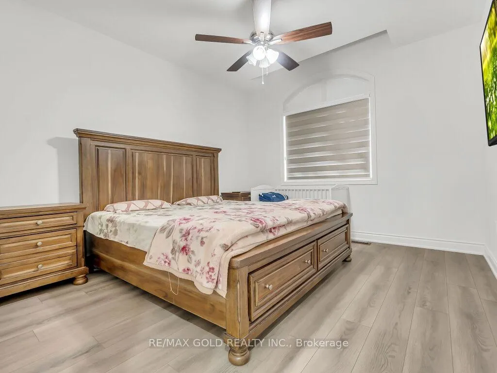Photo 28 of 63 Bloomfield Crescent, Cambridge — HOMEH