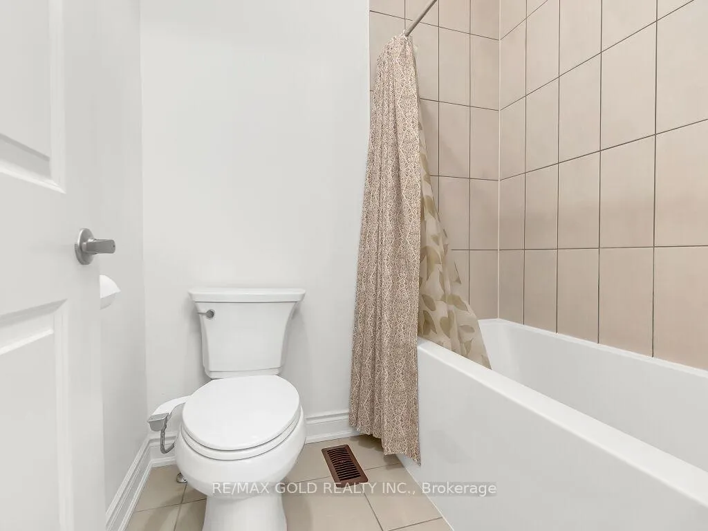 Photo 30 of 63 Bloomfield Crescent, Cambridge — HOMEH