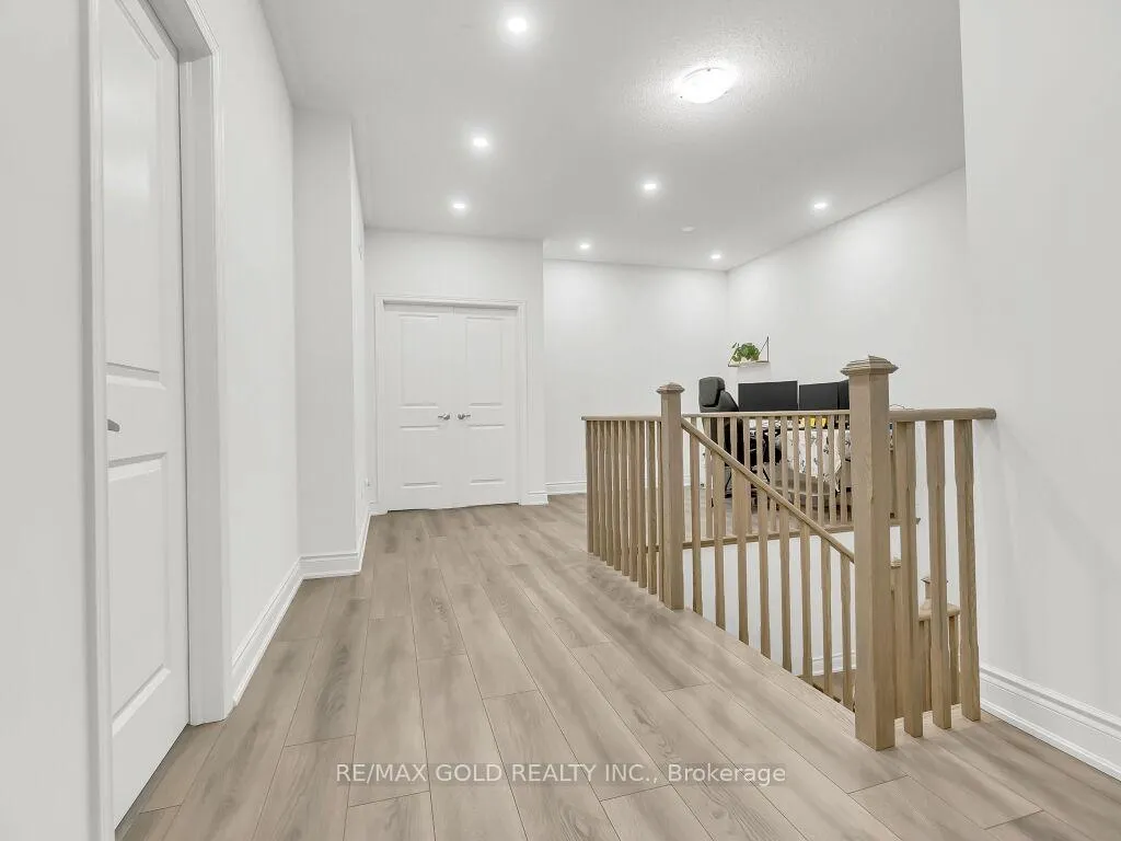 Photo 33 of 63 Bloomfield Crescent, Cambridge — HOMEH