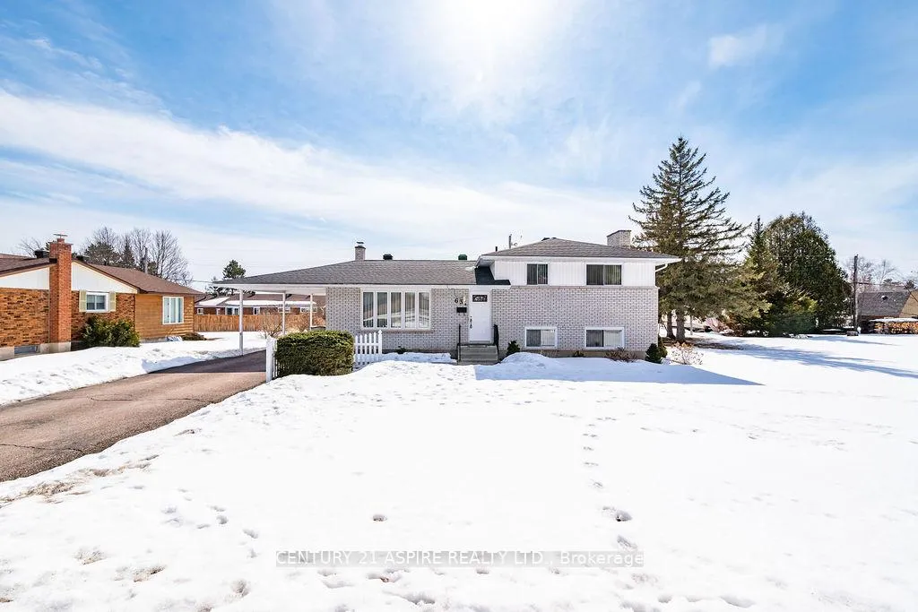 Photo 1 of 631 Birch Street, Petawawa — HOMEH