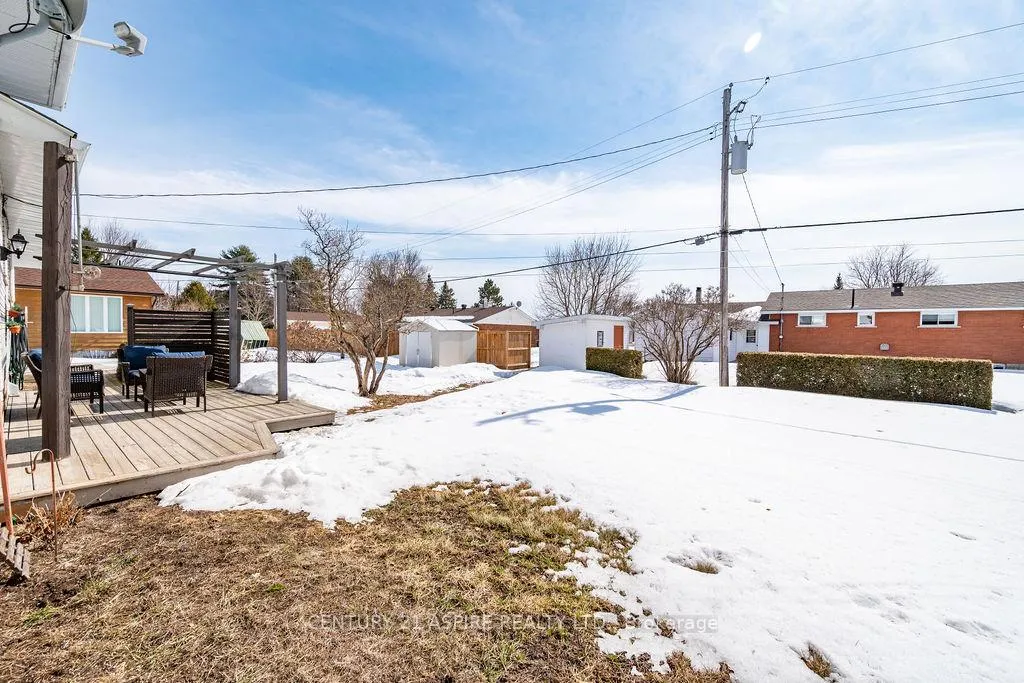 Photo 8 of 631 Birch Street, Petawawa — HOMEH