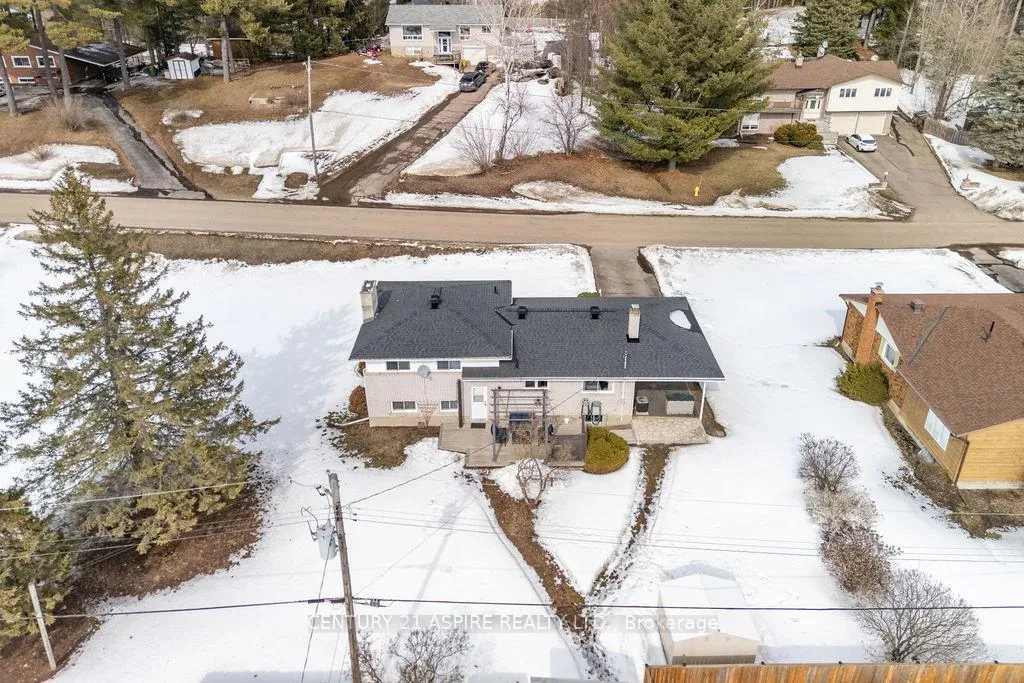 Photo 13 of 631 Birch Street, Petawawa — HOMEH