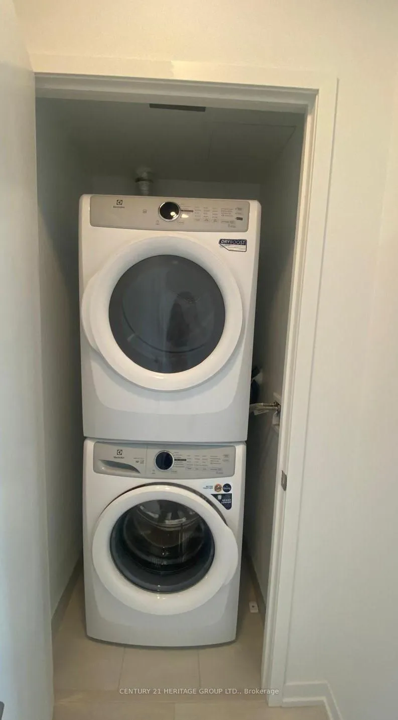 Photo 3 of Unit 803, 8 Beverley Glen Boulevard, Vaughan, Beverley Glen — HOMEH