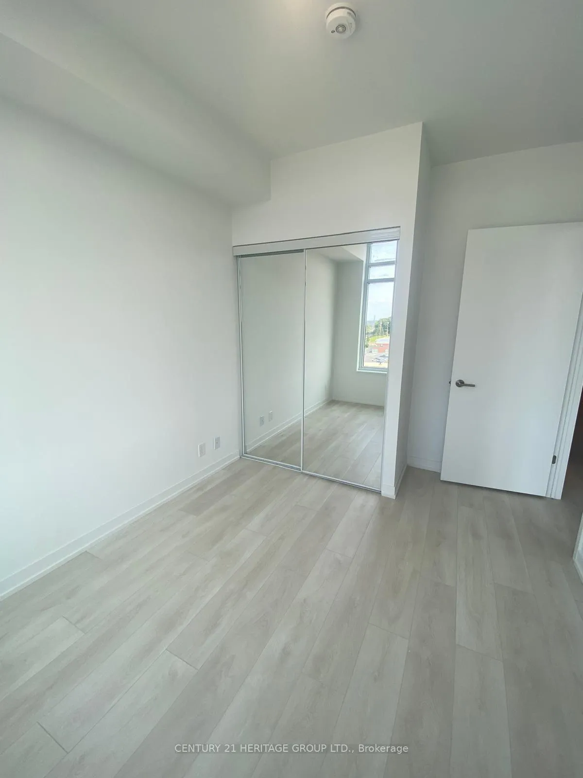Photo 5 of Unit 803, 8 Beverley Glen Boulevard, Vaughan, Beverley Glen — HOMEH