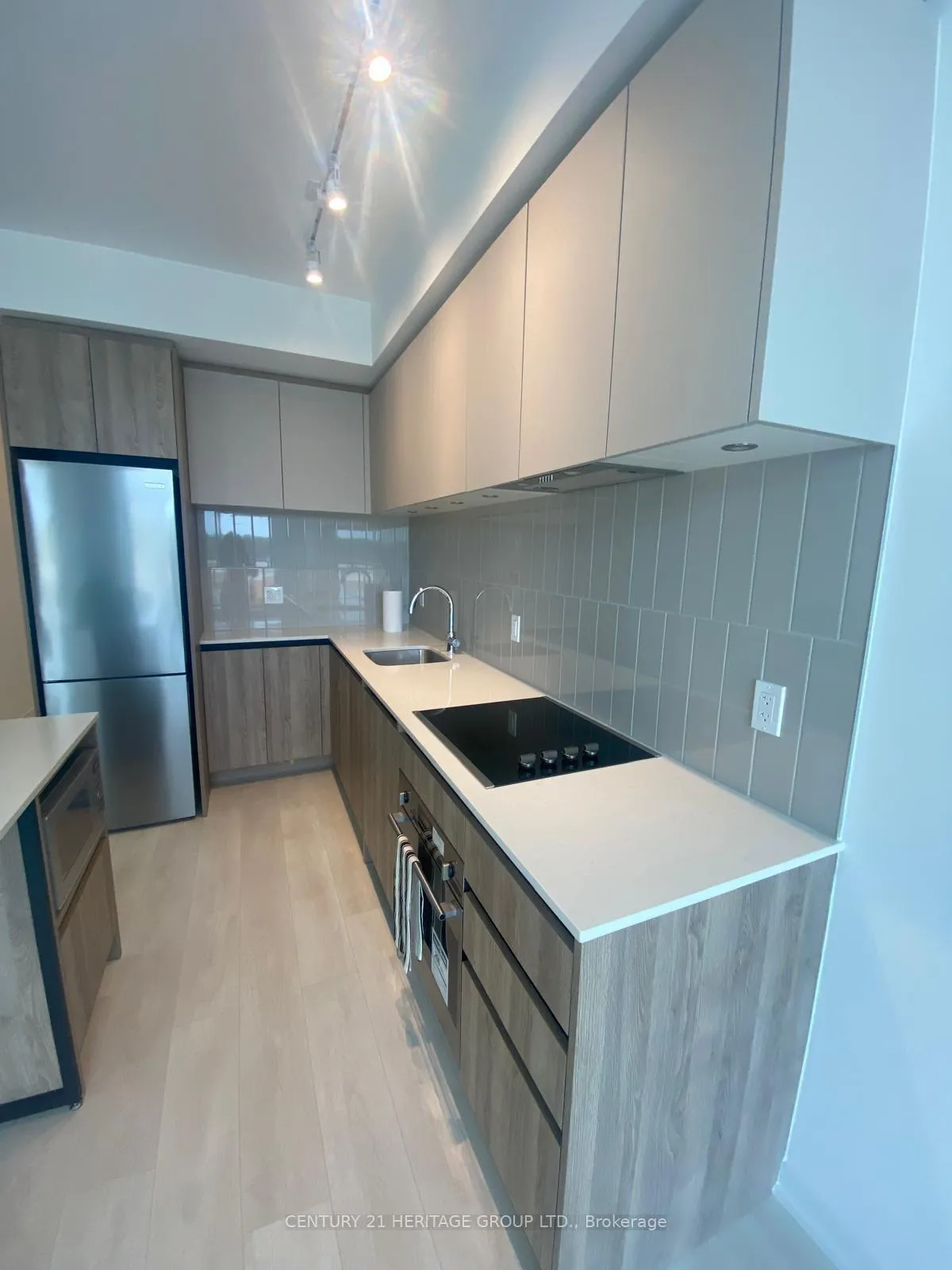Photo 9 of Unit 803, 8 Beverley Glen Boulevard, Vaughan, Beverley Glen — HOMEH