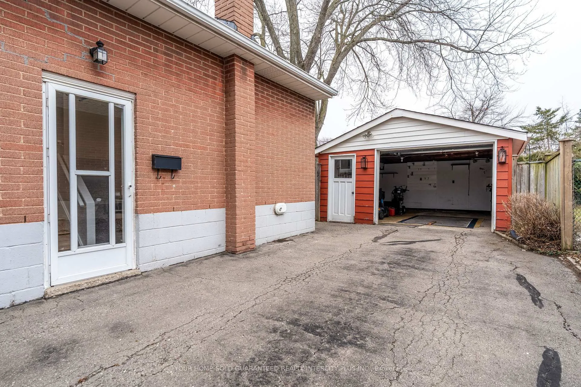 Photo 13 of 65 David Avenue, Hamilton, Hill Park — HOMEH